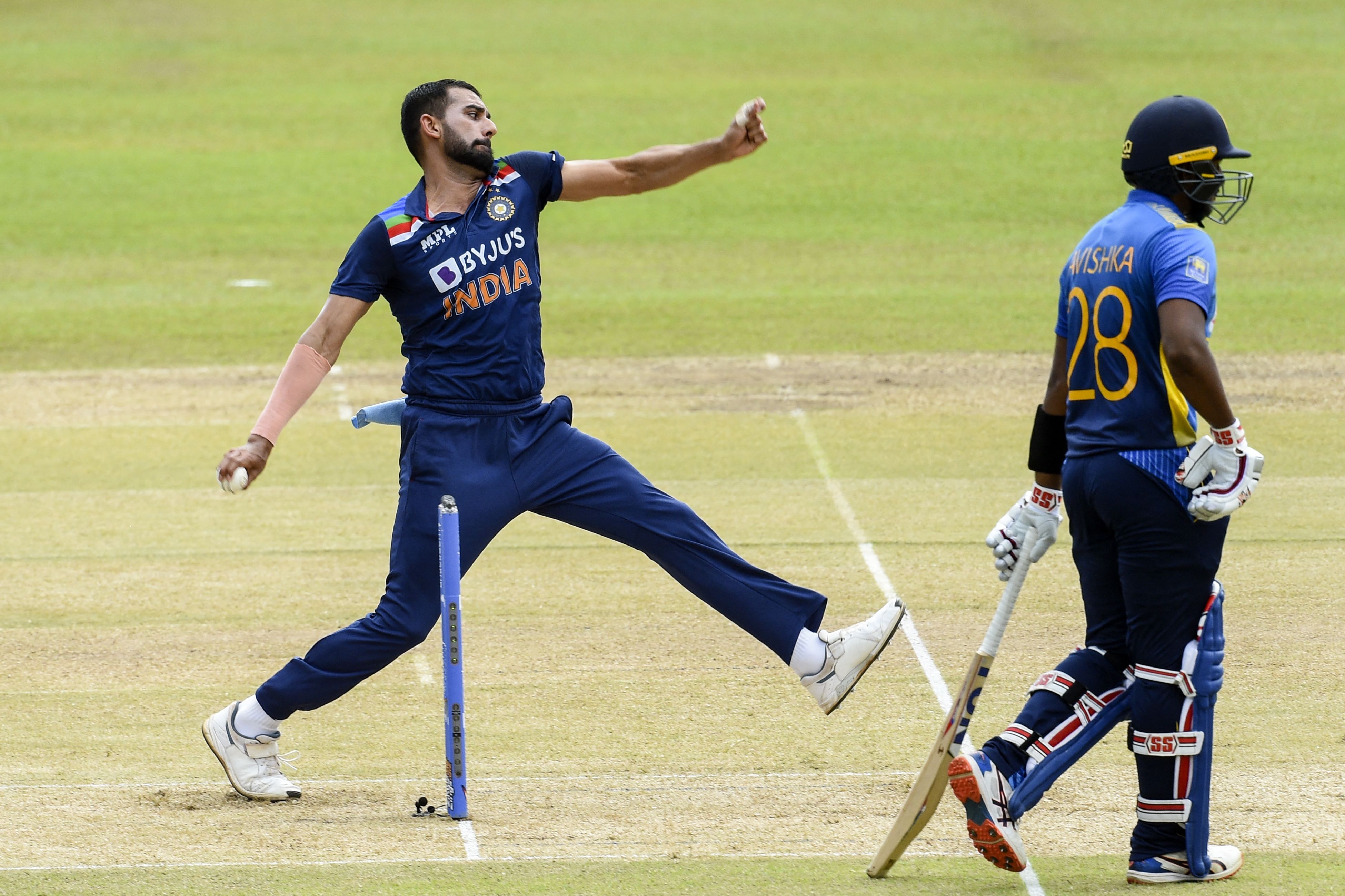 Chahar bowled Hasaranga with a perfect knuckle ball