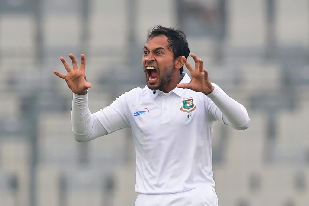 Twitter reacts to bewildered Mushfiqur Rahim guarding wicket with thigh