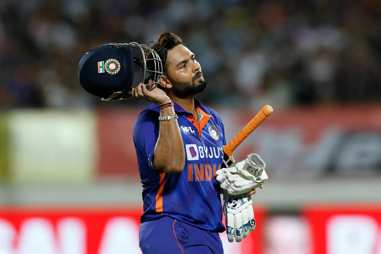 IND vs SA 2022 | Rishabh Pant hasn't learned from his previous three dismissals, states Sunil Gavaskar