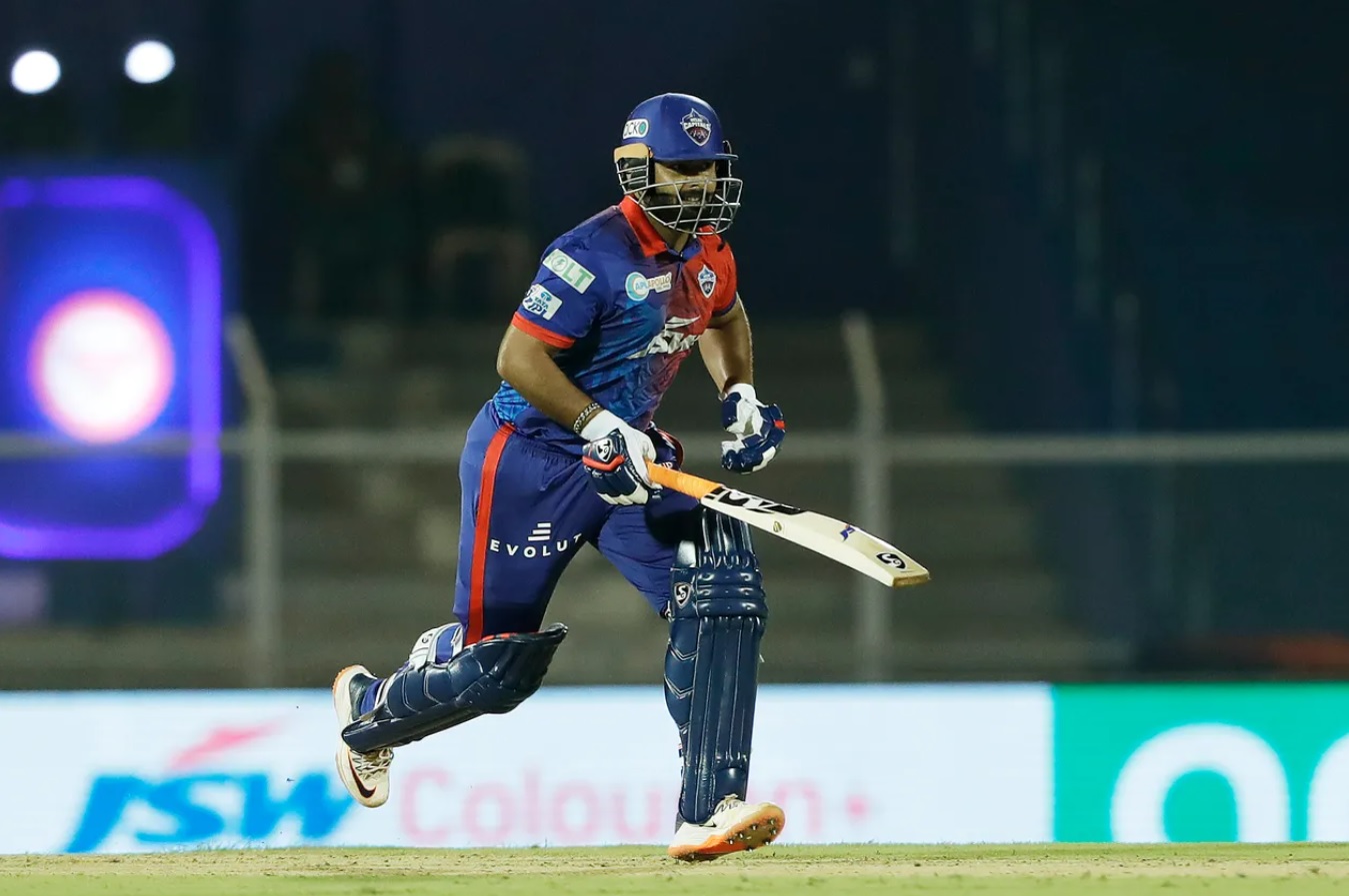 Rishabh Pant has to do well in the game against Mumbai Indians.