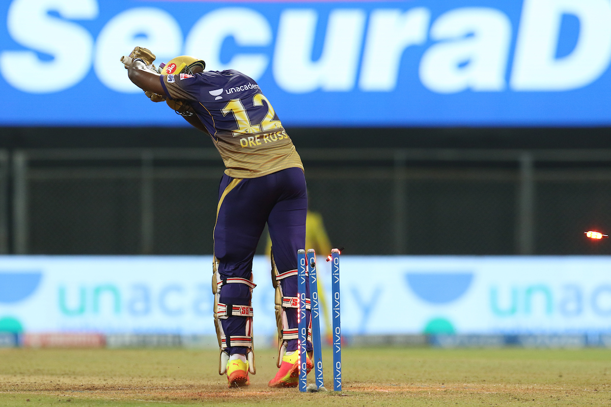 Sam curran delivers the best to take ruseell wicket