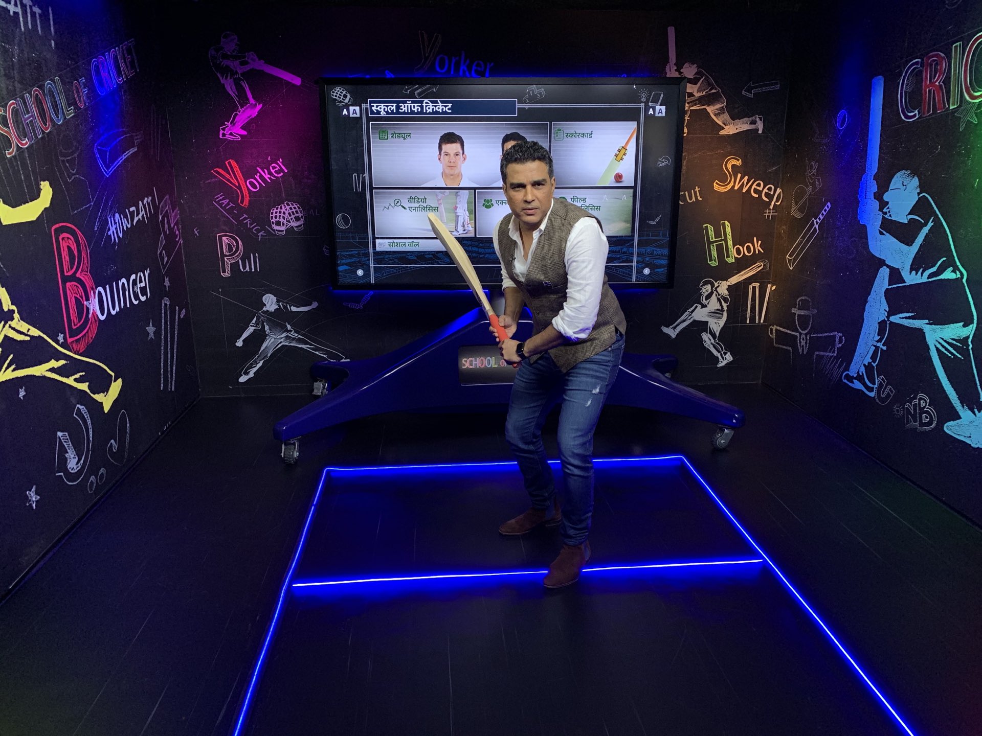 Sanjay Manjrekar bats for 5 overseas players in the XI