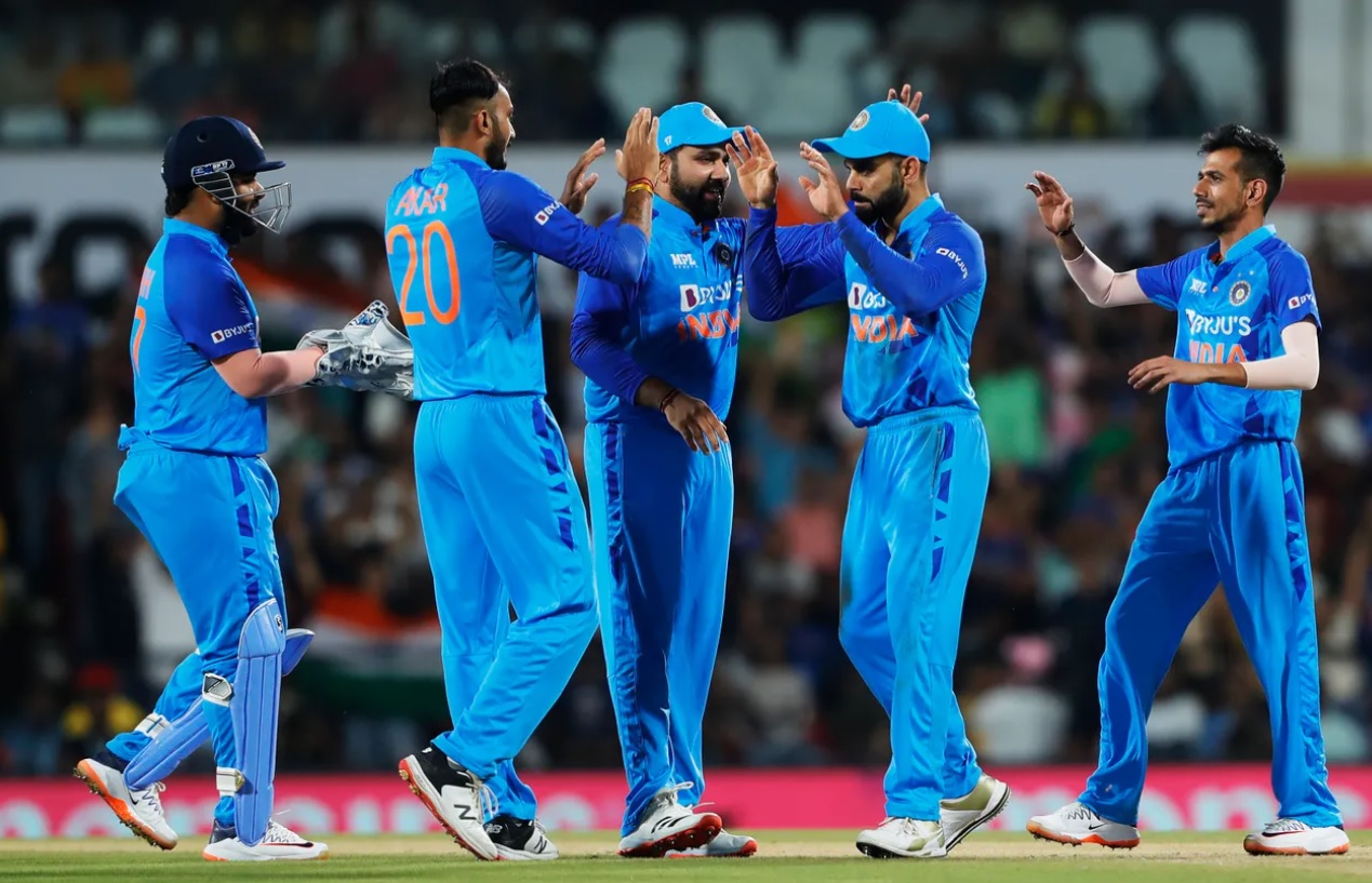 Virat Kohli produced an inspired bit of fielding early on in the second T20I to dismiss the dangerous Cameron Green 