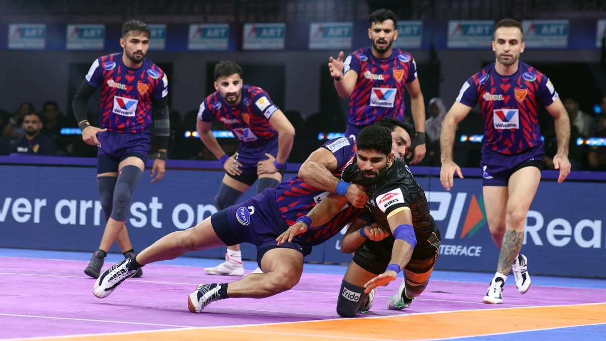 Dabang Delhi stay on top as U Mumba bounce back in PKL 12