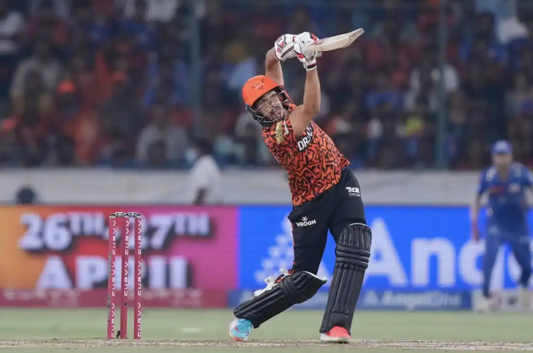 Abhinav Manohar was born on September 16, 1994.