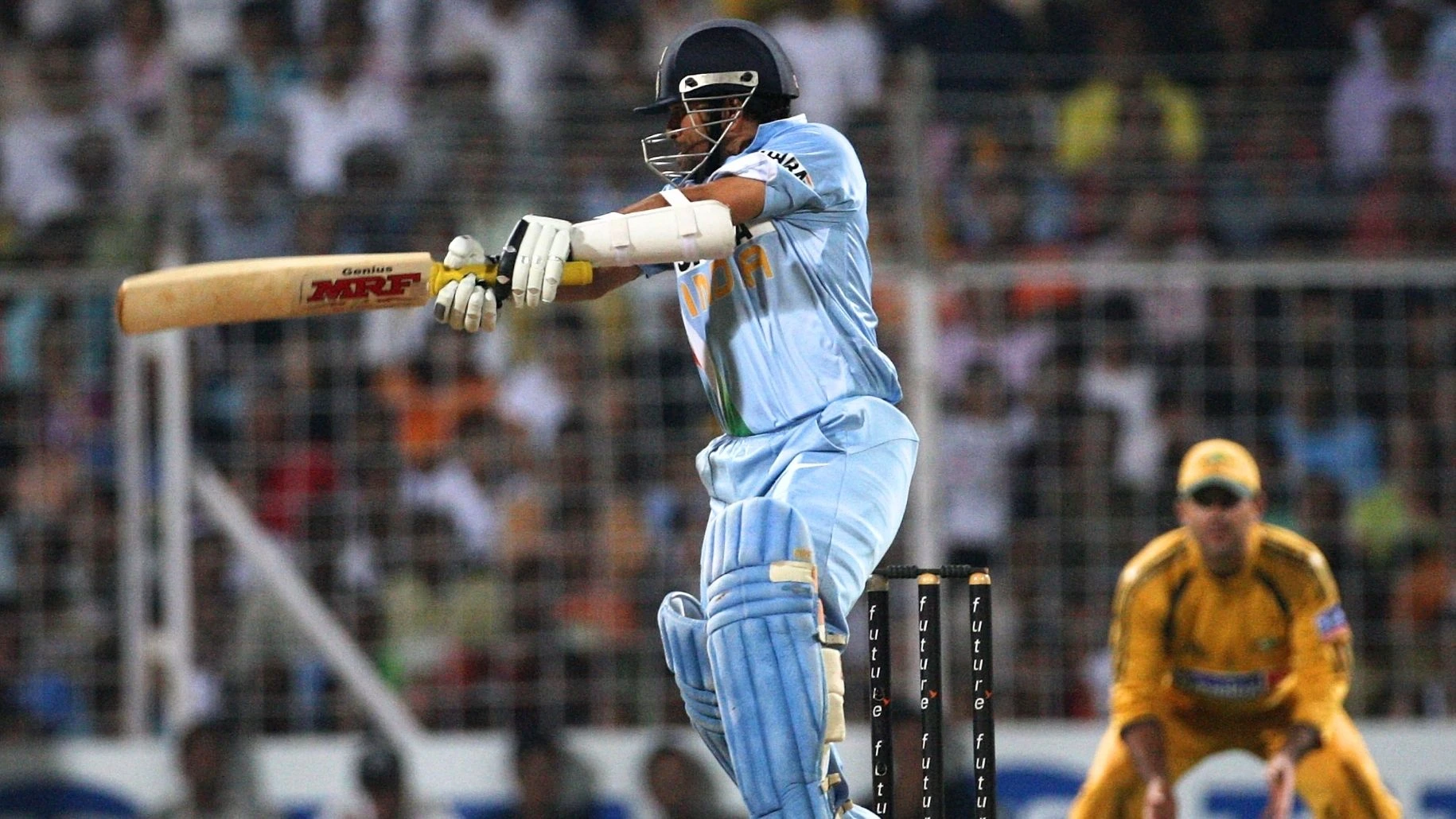 Australia defeat India at the SCG on January 14, 2000.