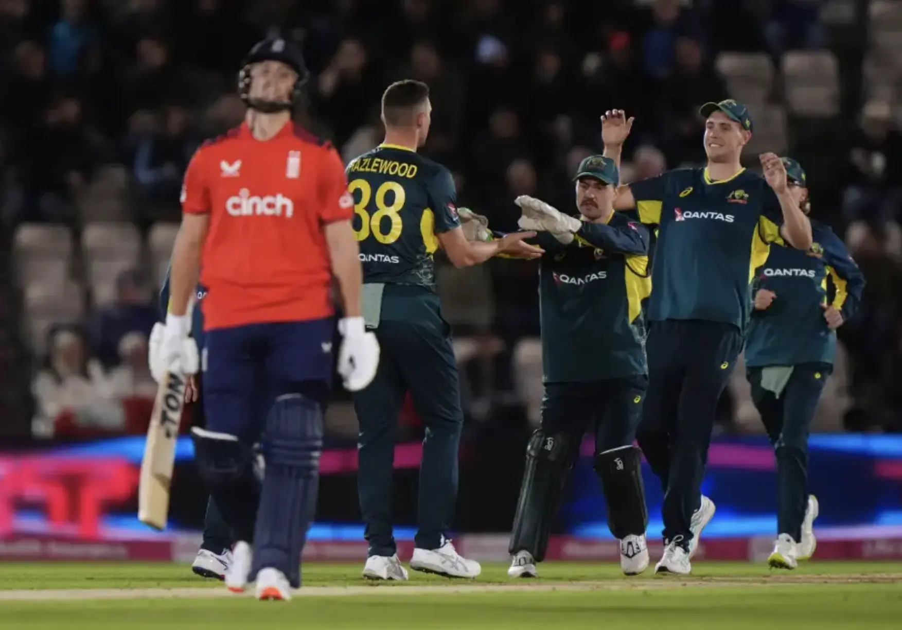 Australia defeated England by 28 runs.