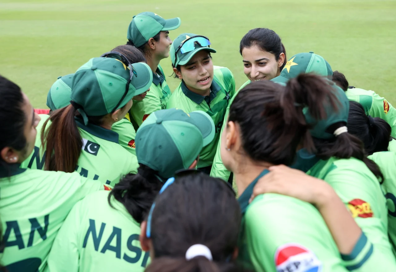 PAK vs AUS | Twitter laughs as Pakistan relentlessly plea for third umpire review after messing run-out chance