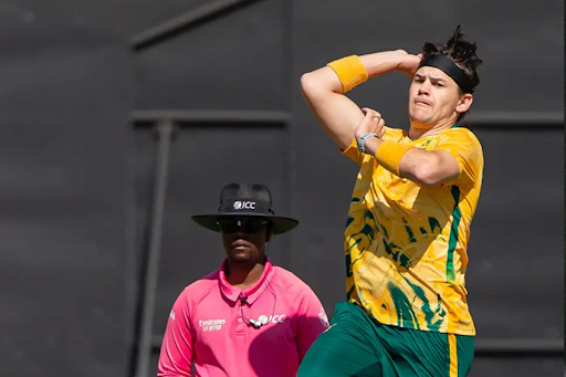 AI Simulation, ZIM vs SA | Proteas bowlers run through Chevrons to set up easy 143-run chase