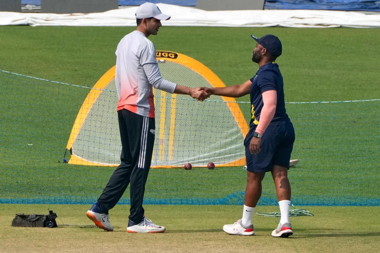 India skipper Shubman Gill with South Africa counterpart Temba Bavuma at Eden Gardens ahead of the two-match Test series