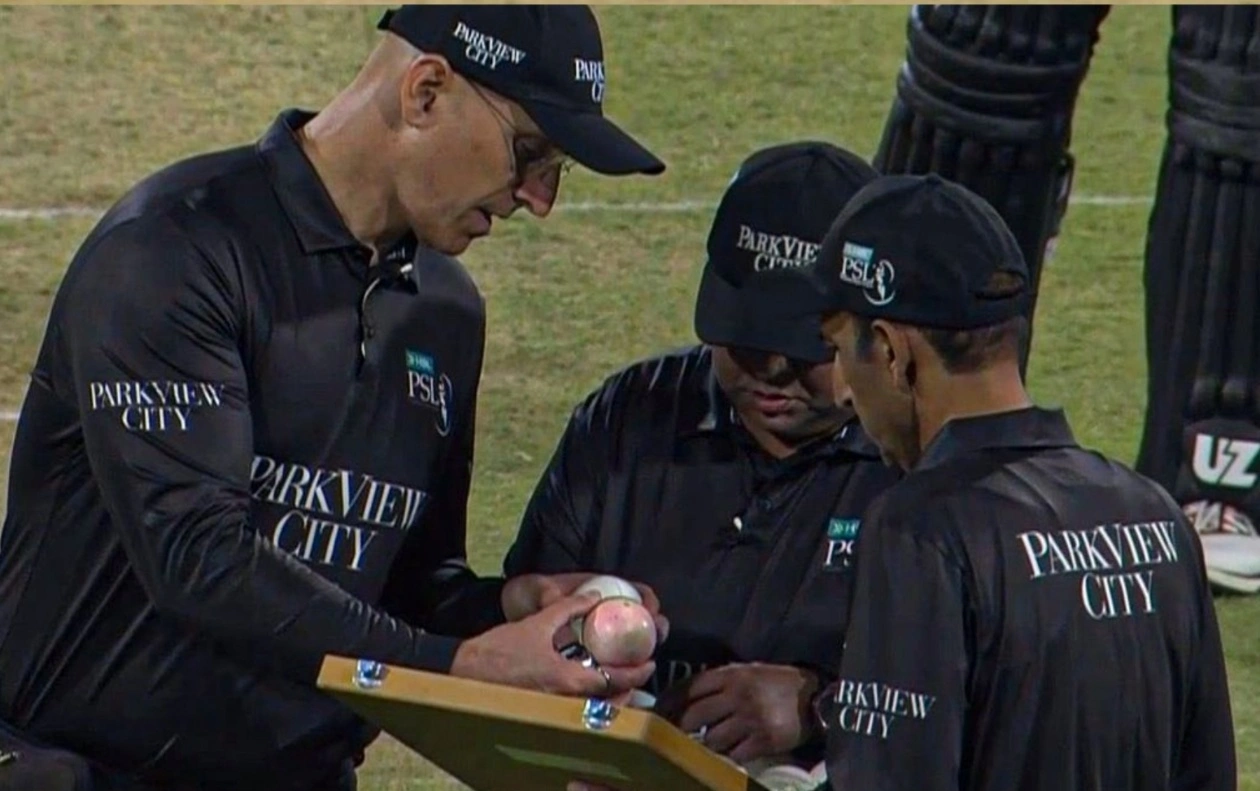 Internet Goes Crazy After Ball Turns Pink Mid-Match in PSL.