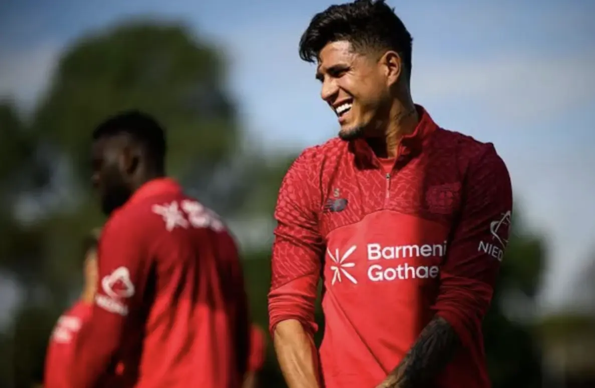Arsenal Sign Ecuadorian Defender Piero Hincapie