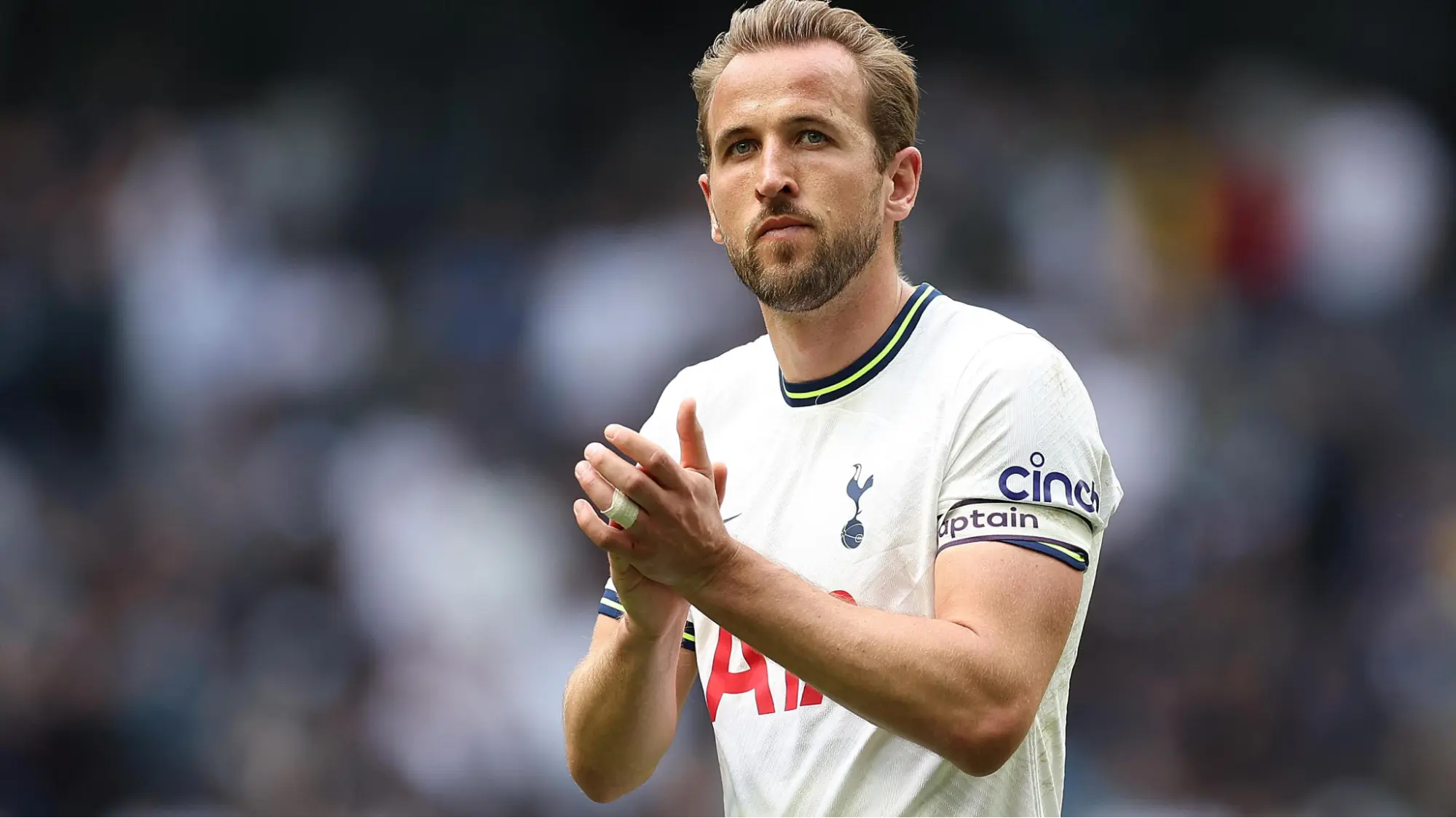 Harry Kane Enters Gordon Transfer Race as Bayern Push Forward.