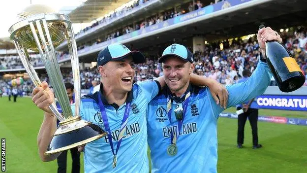 Tom Curran.